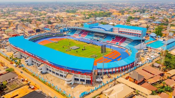 Harga yang pantas Daya tahan tinggi dan pemeliharaan rendah Jalur lari atletik dengan ketahanan cuaca on line