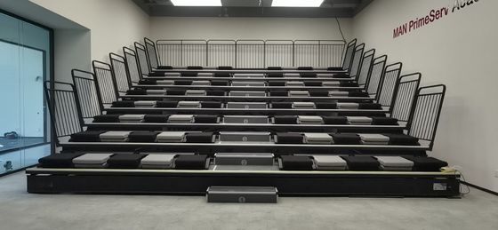 Harga yang pantas 200 - 500 Orang Kapasitas Kursi Bleacher yang bisa ditarik kembali tahan terhadap karat dan korosi on line