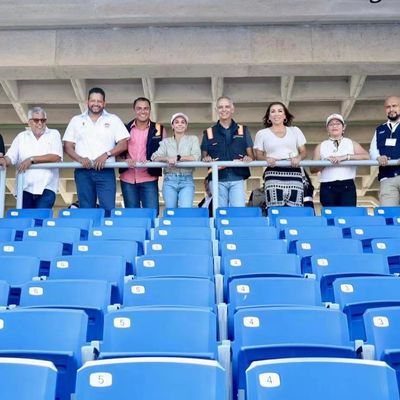 Harga yang pantas Membalikkan Tempat Duduk Stadion Plastik Anti penuaan Anti UV Bukti Api on line