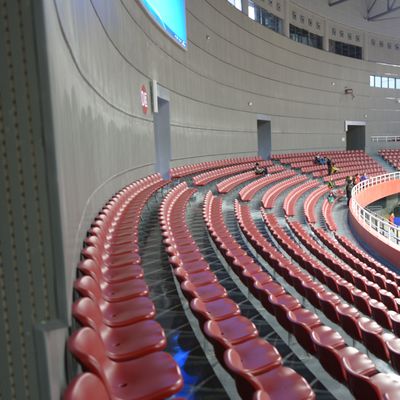 Harga yang pantas Tempat Duduk Stadion Plastik VIP Luar Ruangan Dengan Warna Hijau Kuning Merah on line