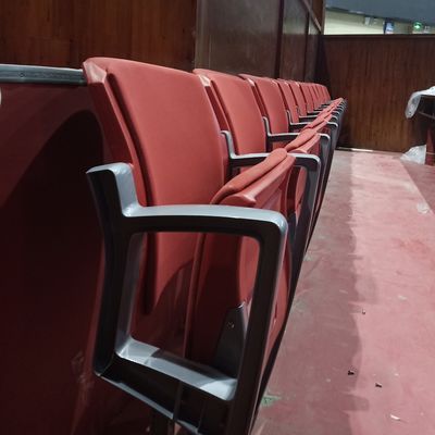 Tempat duduk stadion bahan HDPE yang tahan lama dengan fitur anti-penuaan dan tahan api untuk pengalaman stadion yang ditingkatkan