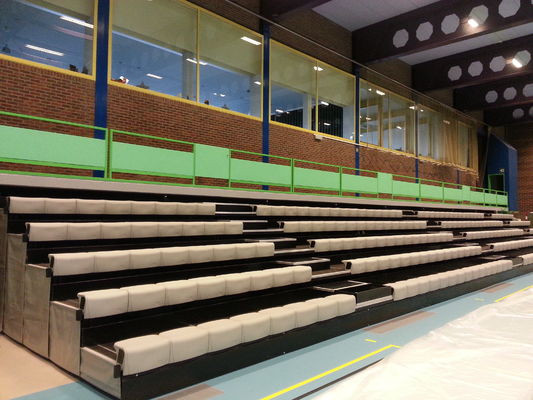 Harga yang pantas Aluminium Perak Pengering Bleacher Kursi lurus atau melengkung Pilihan yang tersedia on line