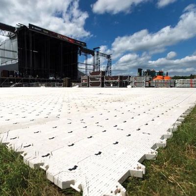 Harga yang pantas Ukuran Tinggi Polypropylene lantai olahraga berwarna-warni untuk lapangan dalam ruangan dan luar ruangan on line