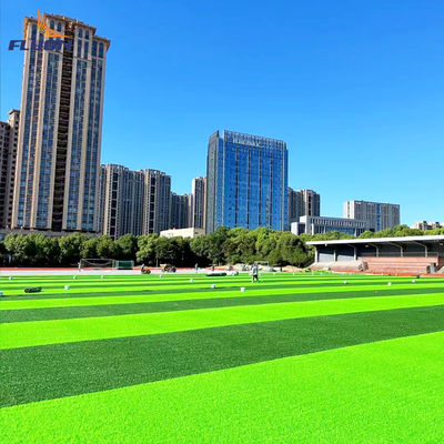 Harga yang pantas 40-60mm PE PP Artificial Grass Untuk Lapangan Sepak Bola Artificial Synthetic Grass Sepak bola artificial grass on line