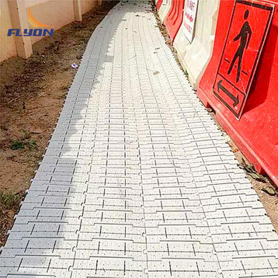 Harga yang pantas Lantai acara portabel dengan ketahanan dampak tinggi dengan kapasitas beban 5 ton / m2 dan desain interlocking untuk perlindungan rumput on line